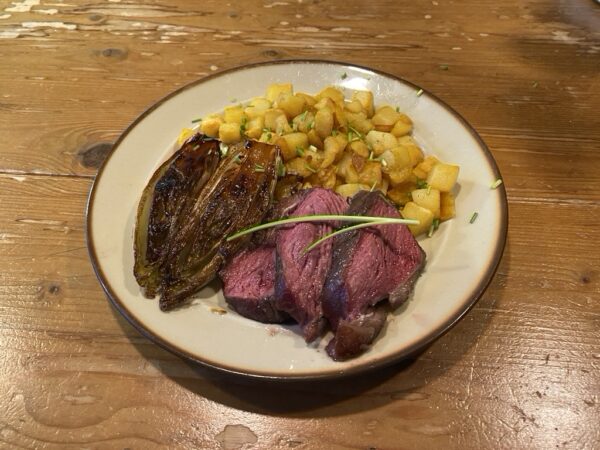 Picanha met chimichurri, witlof en aardappel-blokjes