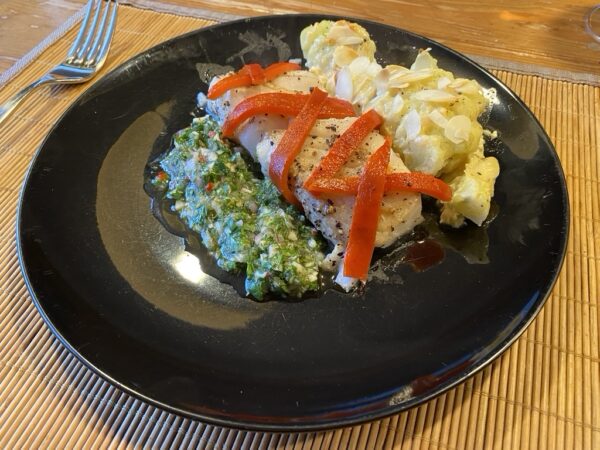 Kabeljauw met chimichurri, paprika en bloemkoolgratin